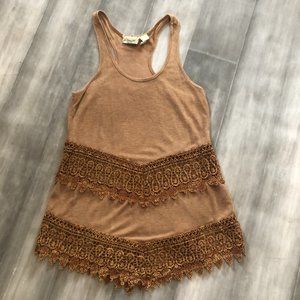 Gimmicks by bke tan crocheted tank top